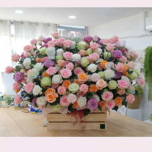 กระเช้าดอกกุหลาบ